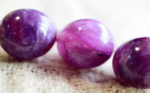 紫龙晶有什么功效和作用？其玉石非常特别