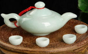 翡翠茶壶的用处是什么？其象征着什么？