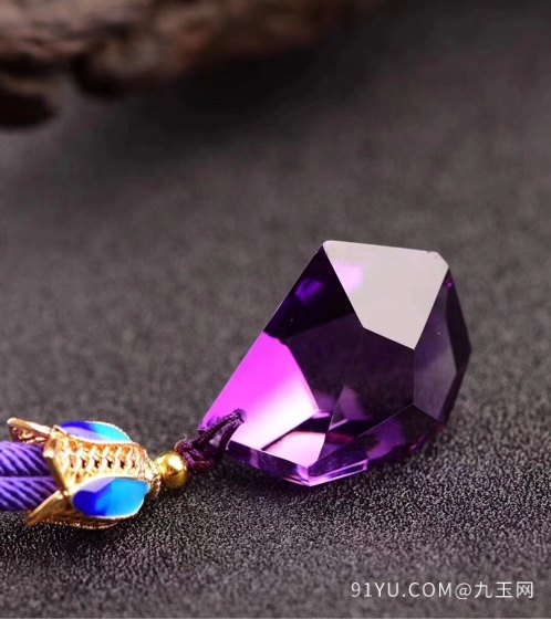 天然巴西紫水晶刻面随型吊坠 纯紫罗兰色颜色