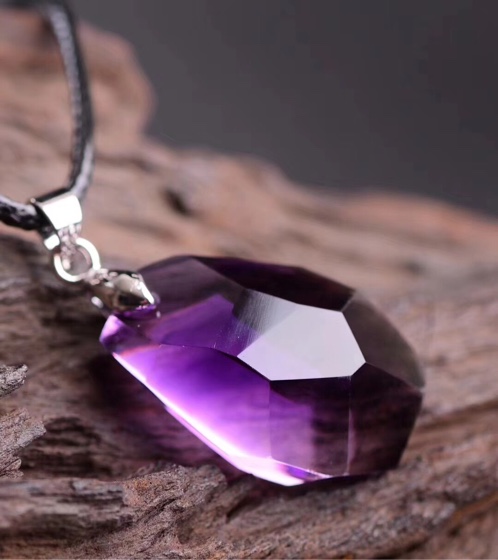 天然巴西紫水晶刻面随型吊坠 纯紫罗兰色颜色 极