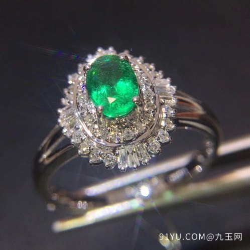 18K金钻石祖母绿戒指