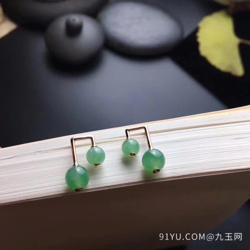 翡翠苹果绿设计款耳钉18k金镶嵌长15毫米
