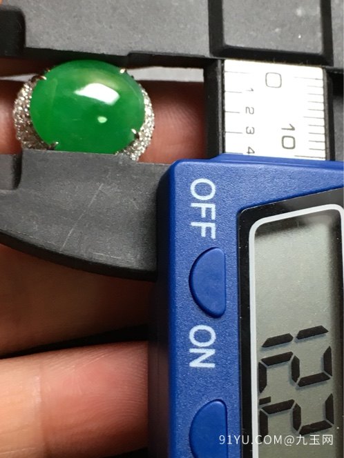 高质量老坑冰种阳绿翡翠18K金伴钻戒指