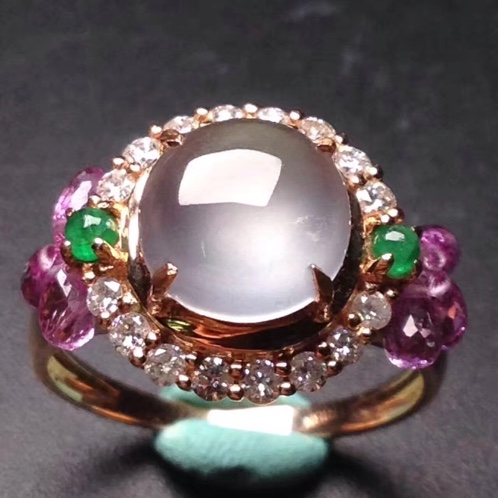 18k玫瑰金奢华钻石镶嵌高冰种翡翠蛋面戒指