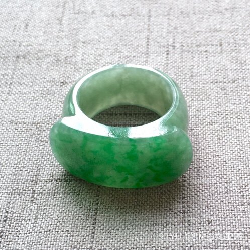 缅甸翡翠冰糯种满绿戒指