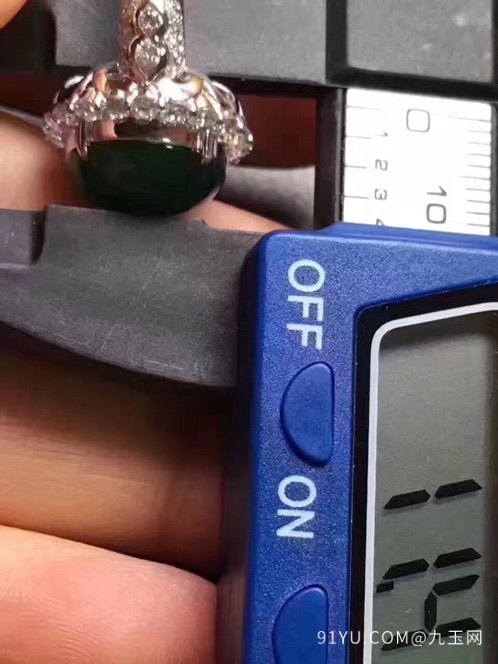 18K金钻石冰种翡翠满绿蛋面戒指