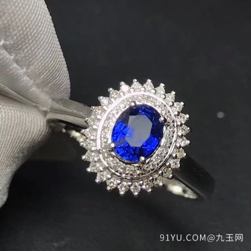 钻石镶嵌斯里兰卡蓝宝石戒指