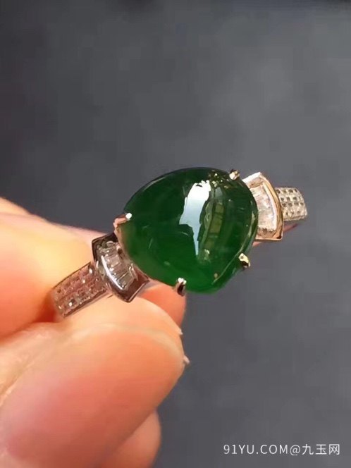 老种深绿心形戒指 18k白金＋南非钻石 种老色辣 