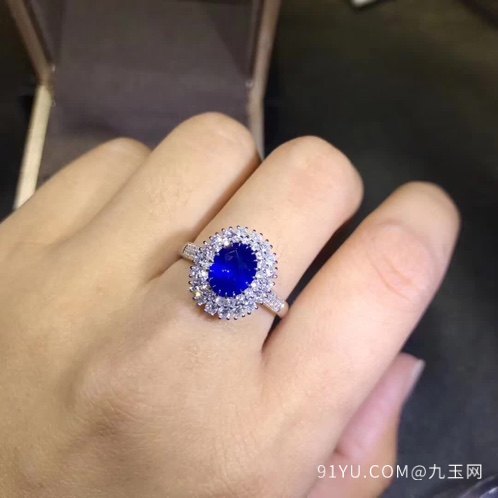 斯里兰卡蓝宝石戒指