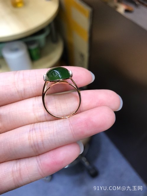 和田碧玉戒指 18k金镶嵌天然钻石
