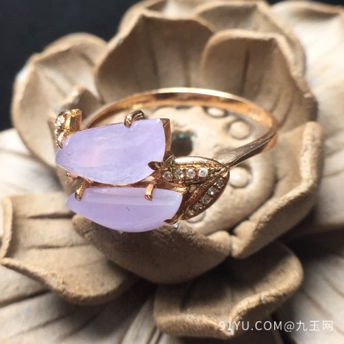 天然翡翠A货 18K金镶嵌冰透粉紫戒指 种好水足 颜色漂亮 款式时尚 性价比高 