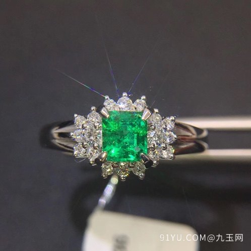 宝石与钻石的交相辉映 祖母绿戒指