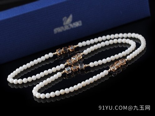 经典时尚款天然白珊瑚手链搭配施华洛世奇水晶配珠