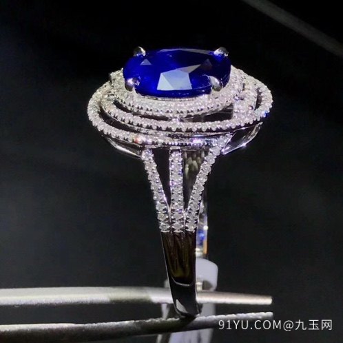 蓝宝石戒指 奢华多钻镶嵌