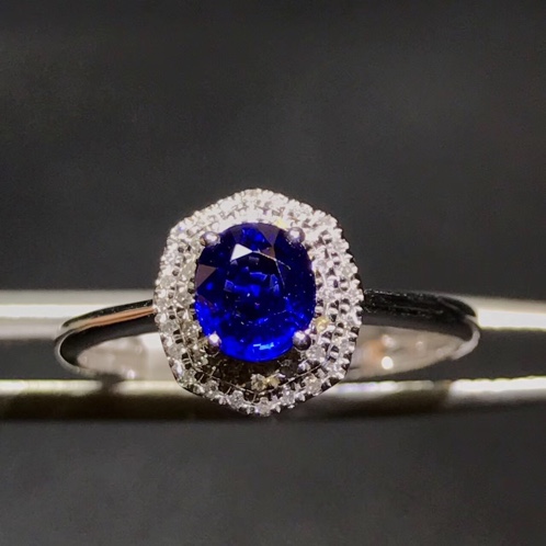 极品蓝宝石戒指