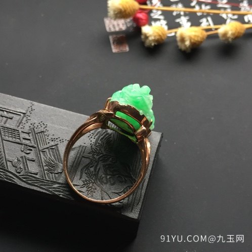 天然A货翡翠貔貅戒指满色翡翠圈口18毫米工艺精湛