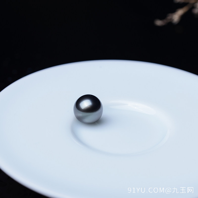 10.5mm海水黑色珍珠圆珠