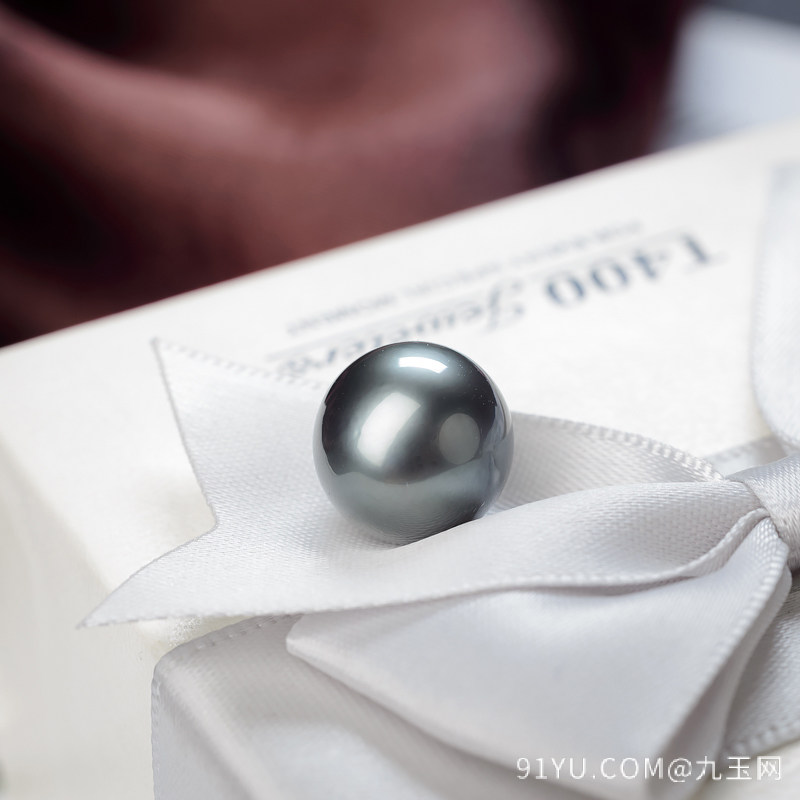 12.3mm海水黑色珍珠圆珠