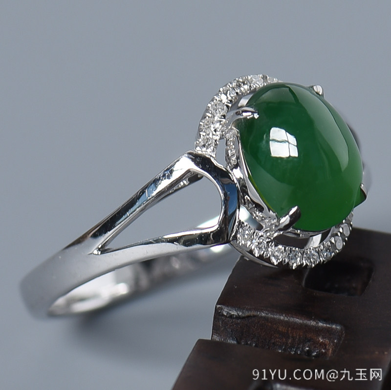 18K金糯种绿色翡翠戒指