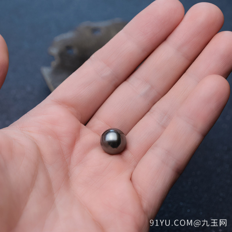 10.5mm海水黑色珍珠圆珠