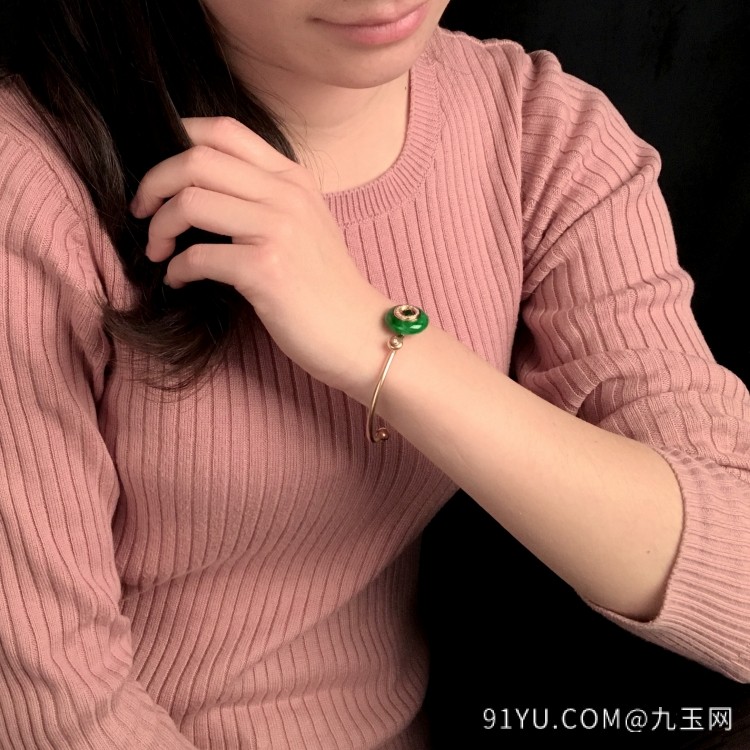 镶玫瑰金钻石糯冰种翠色贵妃手镯(57mm-46.3mm)