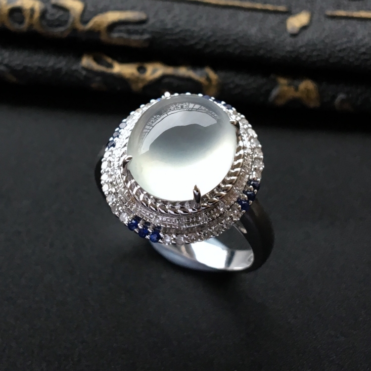 冰种淡晴水镶白金钻石伴镶蓝宝石戒指