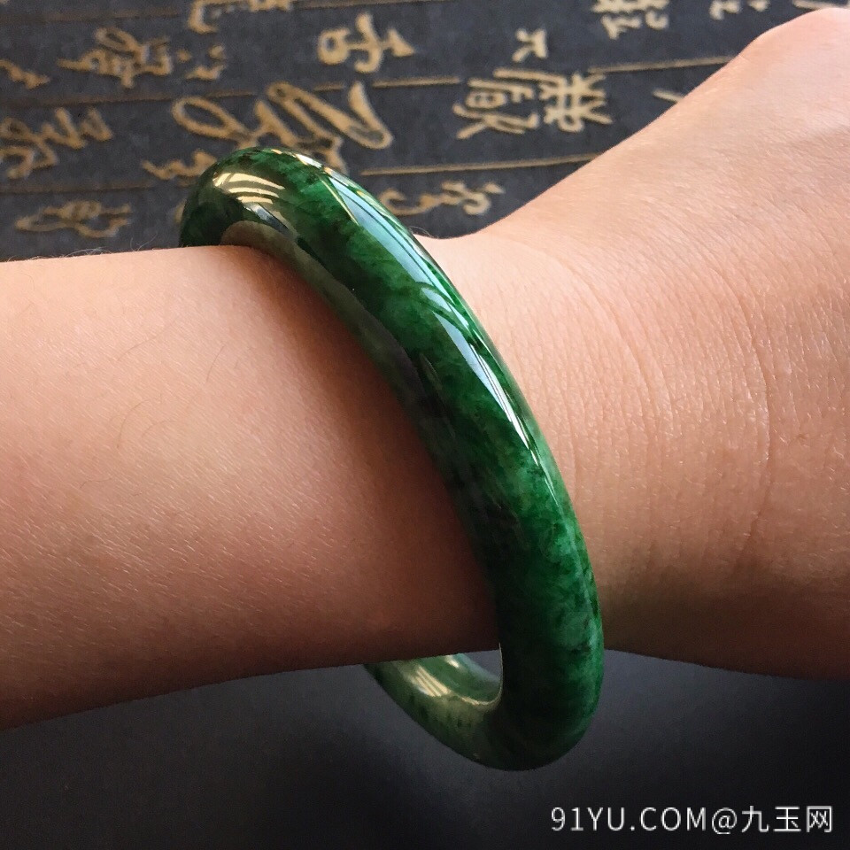 细糯种浓绿翡翠圆条手镯(54.5mm)