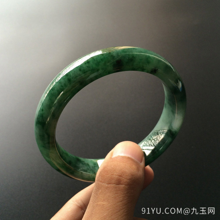 糯冰种癣加绿手镯(58.2mm)