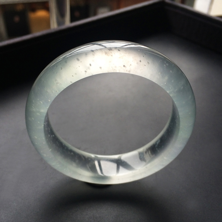 玻璃种强莹光无色手镯(55.4mm)