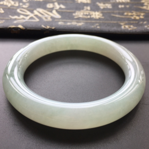 细糯种豆色圆条手镯(55.6mm)翡翠