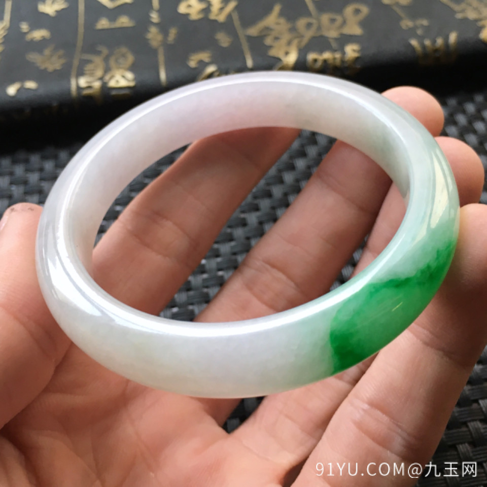 细糯种飘阳绿翡翠手镯(54.1mm)