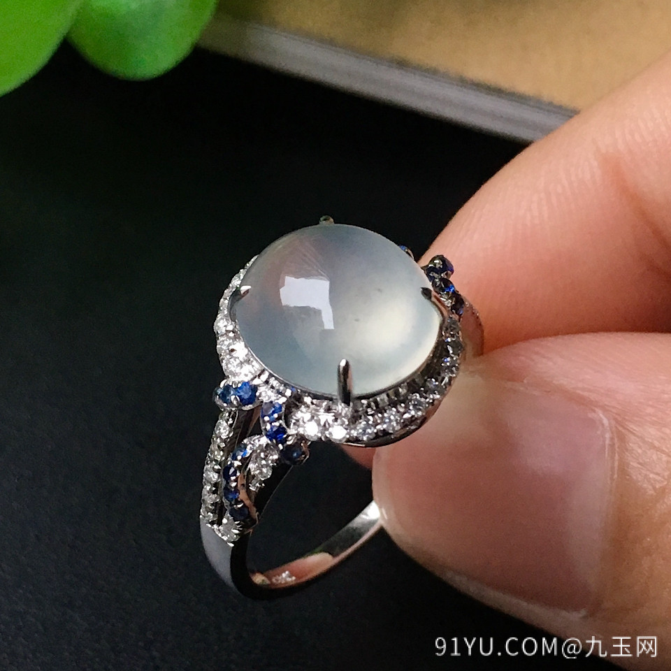 镶白18K金钻石彩宝冰种无色翡翠戒指