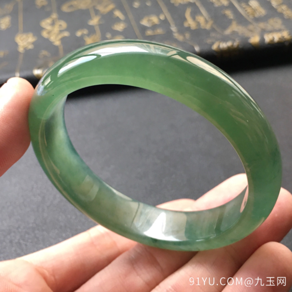 冰种湖水绿正圈翡翠手镯(56.7mm)