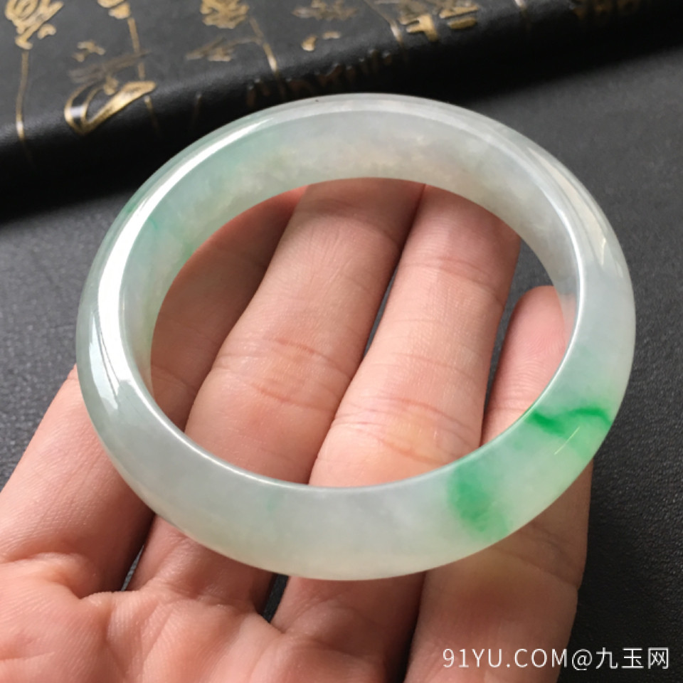 糯冰种飘阳绿丝翡翠手镯(51.4mm)