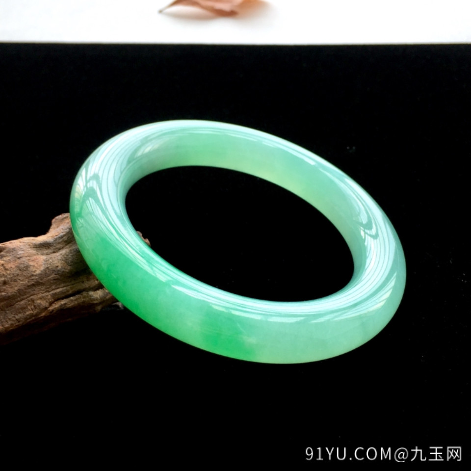 细糯种豆色圆条手镯(55.6mm)翡翠