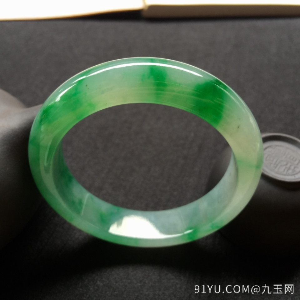 糯冰种阳绿正圈手镯55mm