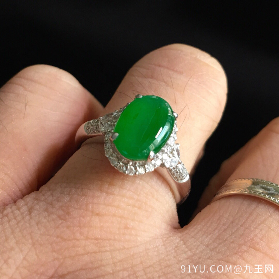冰种满绿镶白金钻石项链、戒指、耳钉一套翡翠