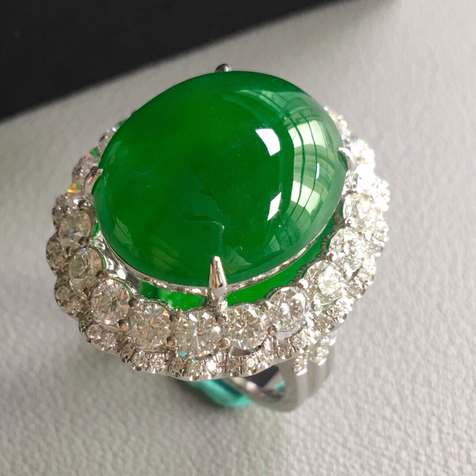 玻璃种阳绿镶白金钻石戒指翡翠