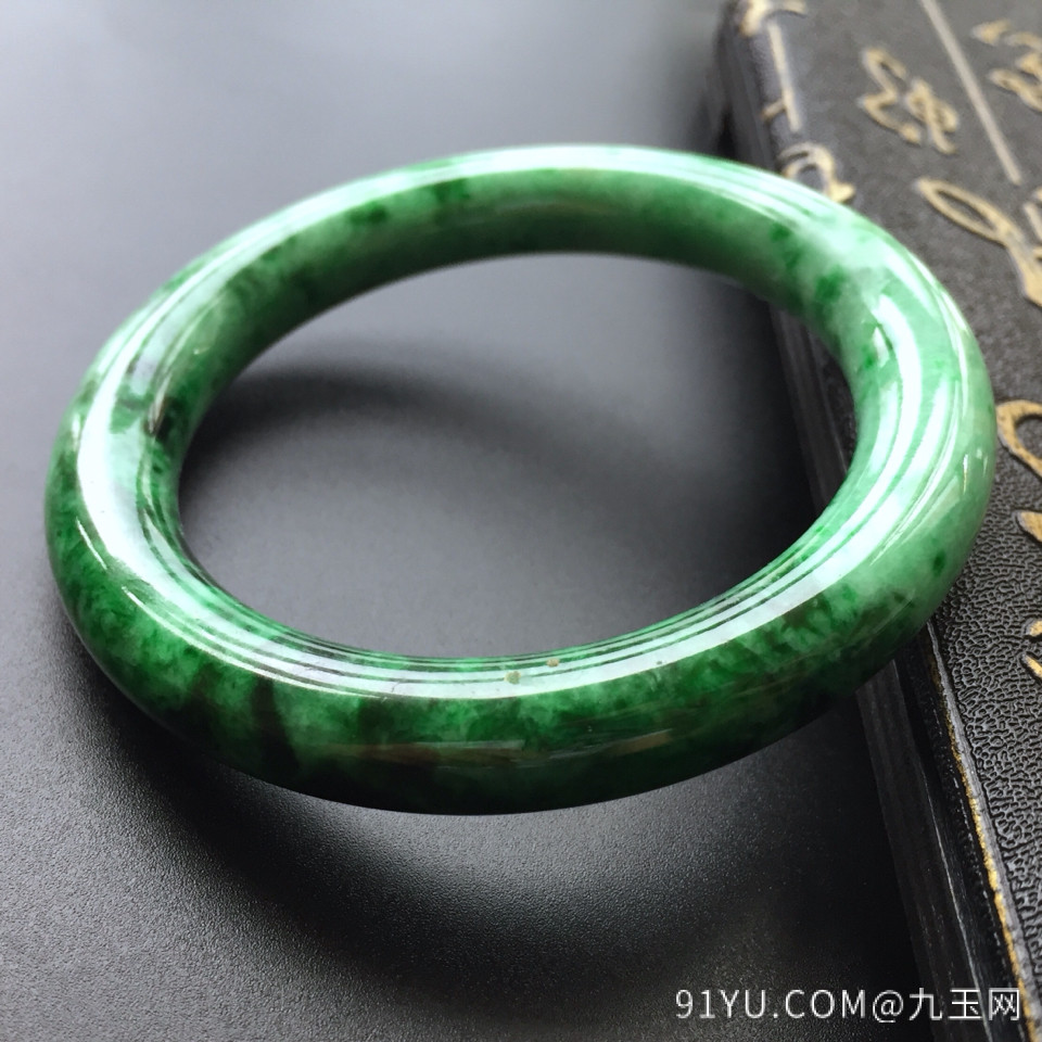 细糯种浓绿翡翠圆条手镯(54.6mm)
