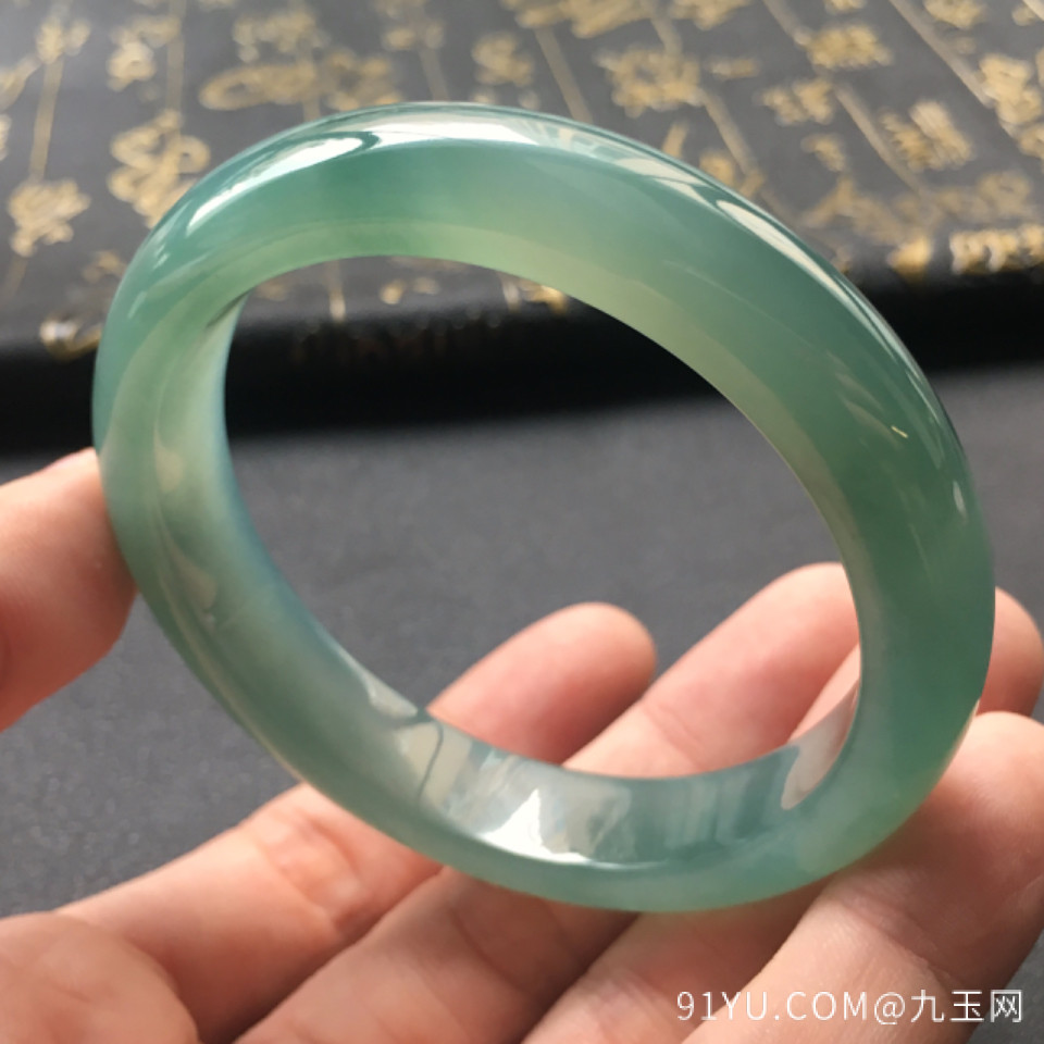 冰种蓝晴水翡翠手镯(56.4mm)