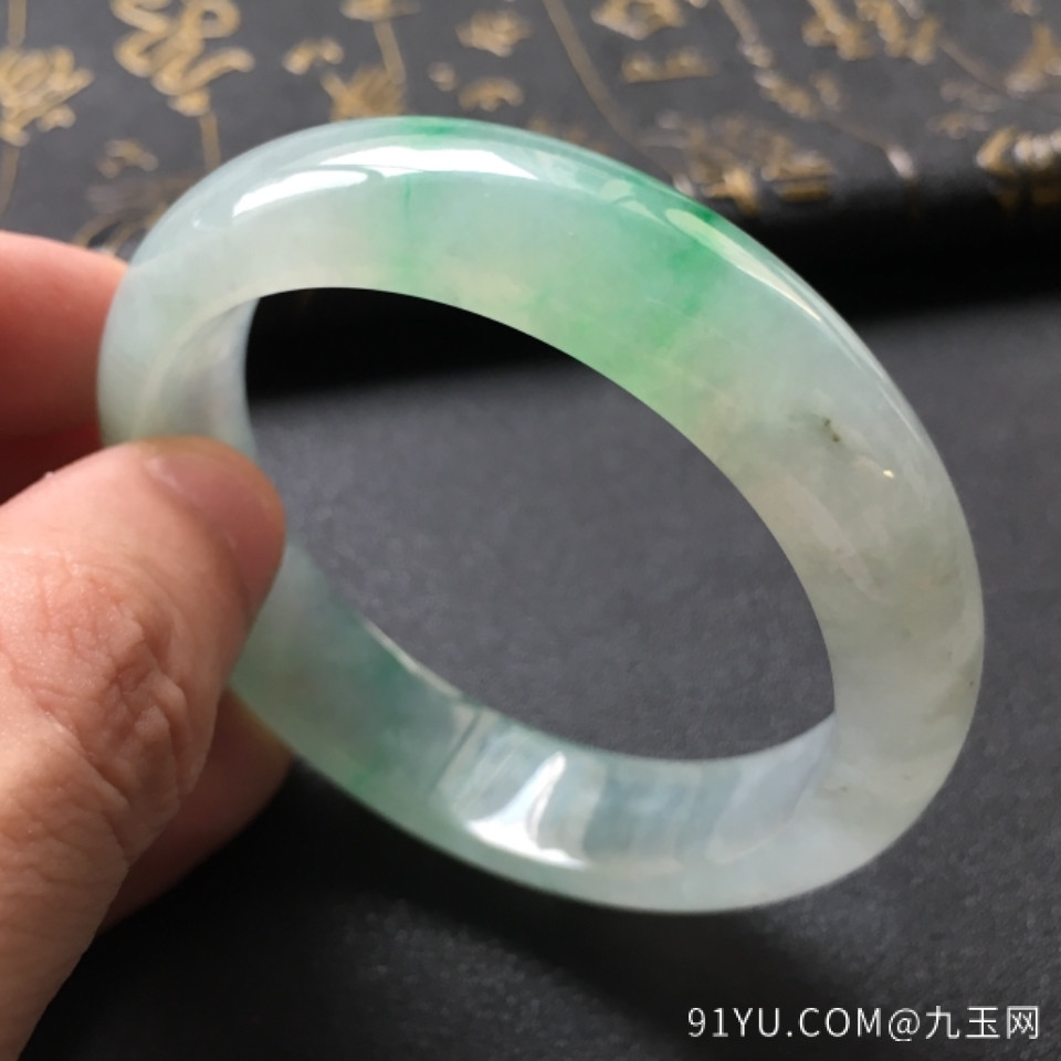 糯冰种飘阳绿丝翡翠手镯(51.4mm)