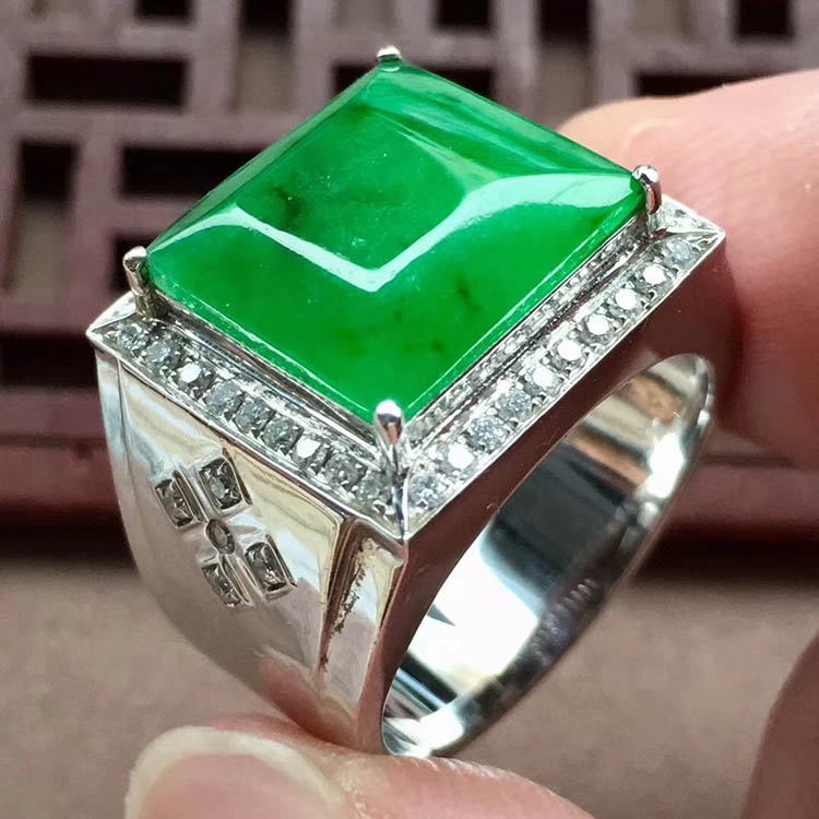 阳绿冰种方形翡翠戒指（男款）