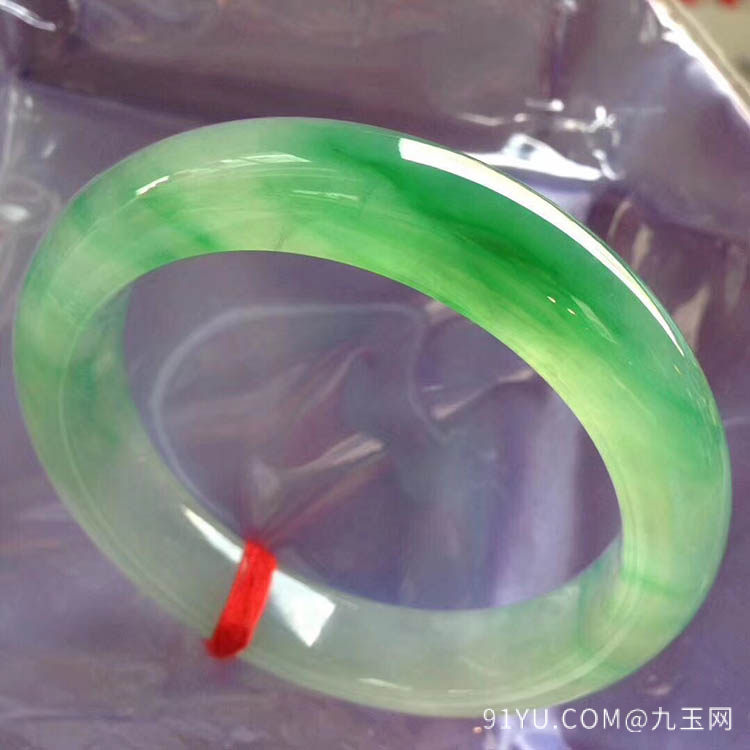 冰种飘绿翡翠正圈手镯55mm