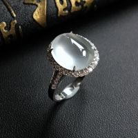无色玻璃种翡翠戒指 镶白金钻石