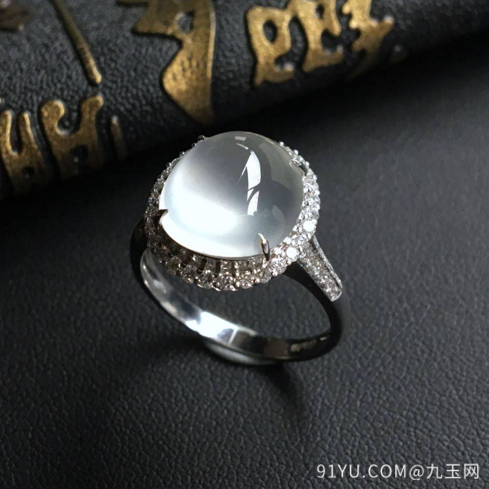 无色玻璃种翡翠戒指 镶白金钻石