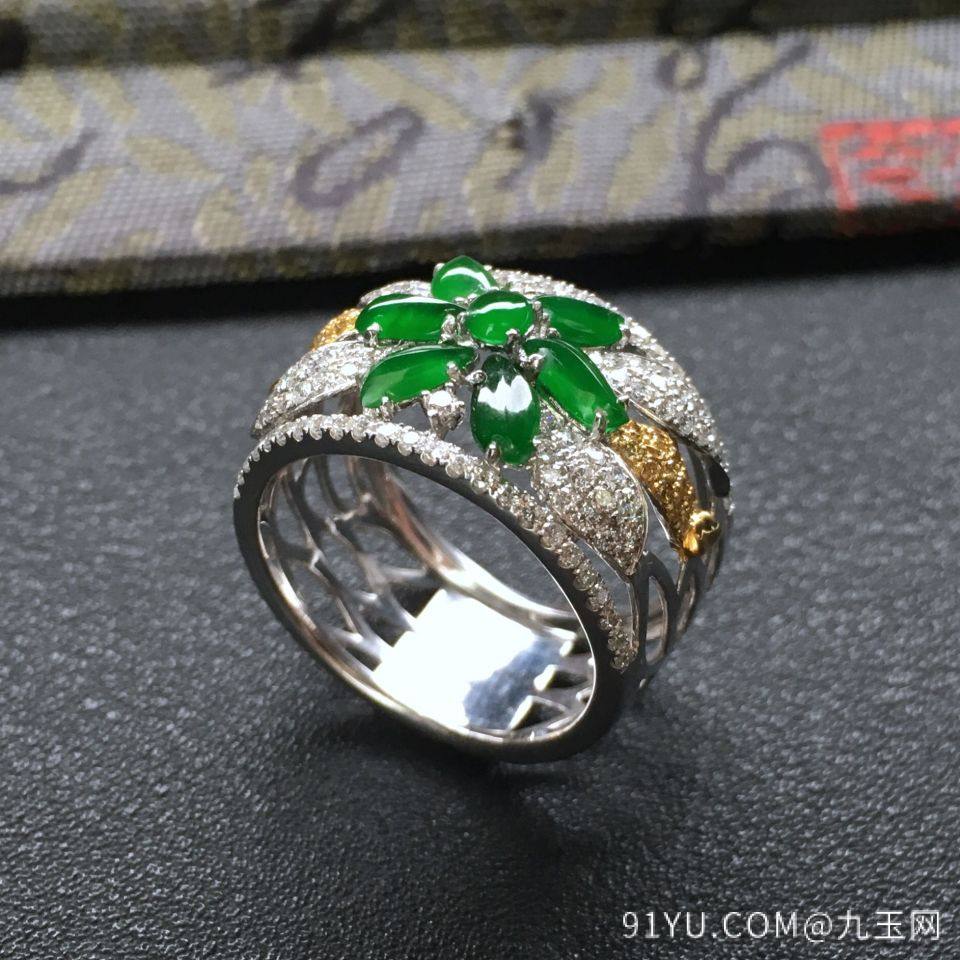 阳绿冰种花型翡翠戒指 镶白金钻石