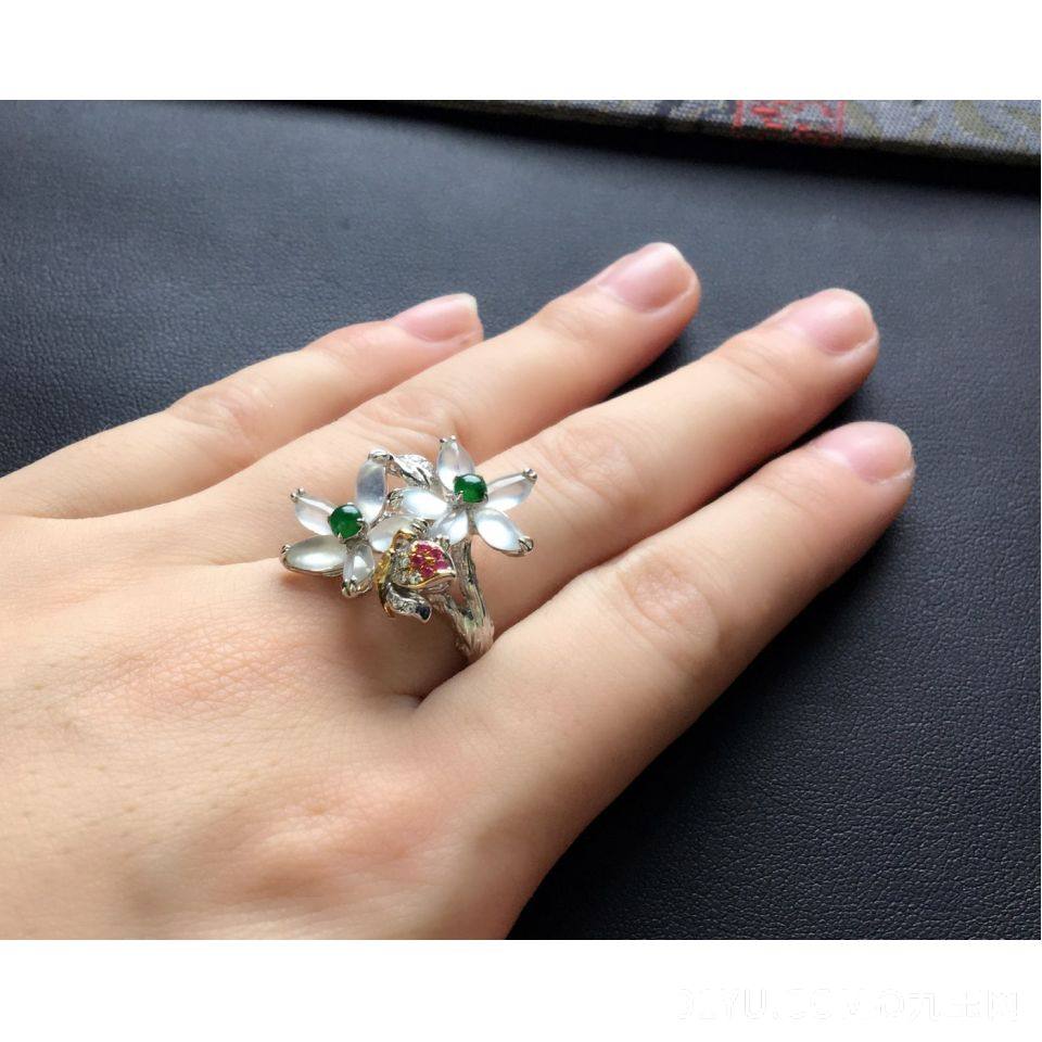 冰种无色花型翡翠戒指 镶彩金钻石