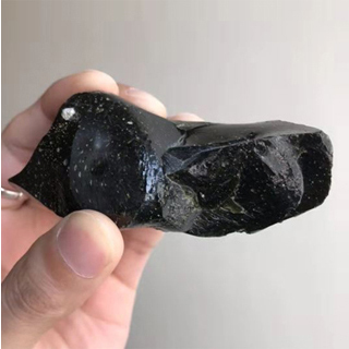 真正的玻璃陨石很重吗