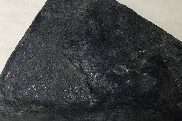 世上最神秘的翡翠原石—黑乌沙翡翠原石
