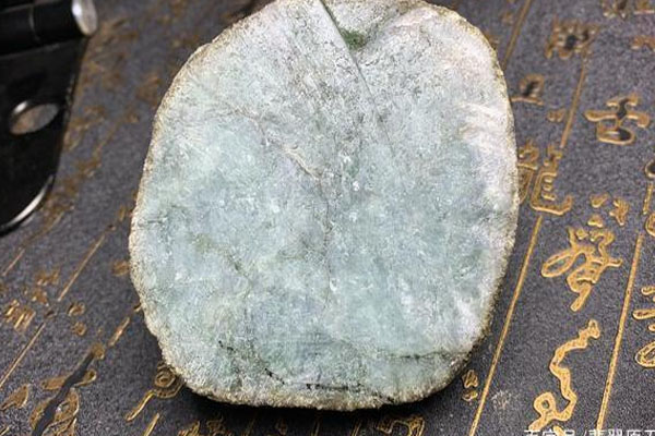 木那翡翠原石老皮壳就一定种老吗？怎么观察？